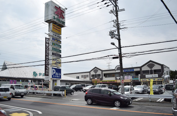 国道310号沿い 商業施設