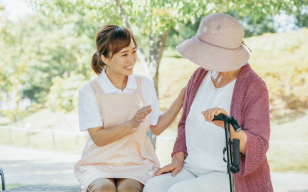 介護士と老人